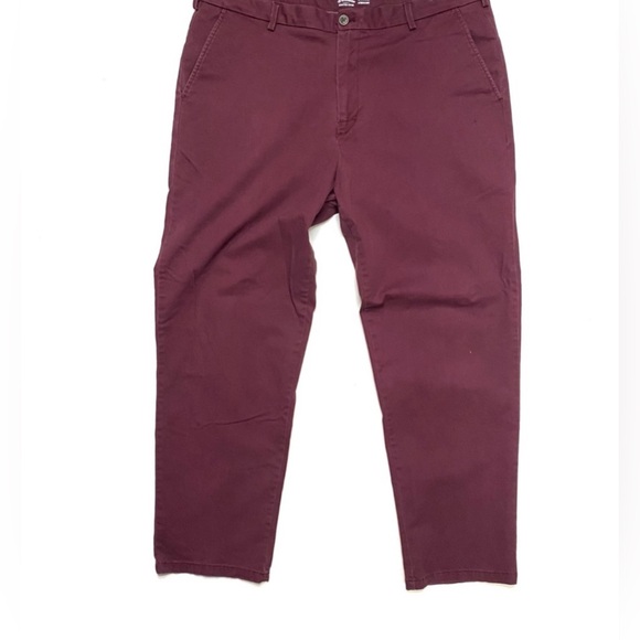 Izod Men's Classic Saltwater Stretch Burgundy Flat Front Chino Pants Size 38x30 - Picture 1 of 6